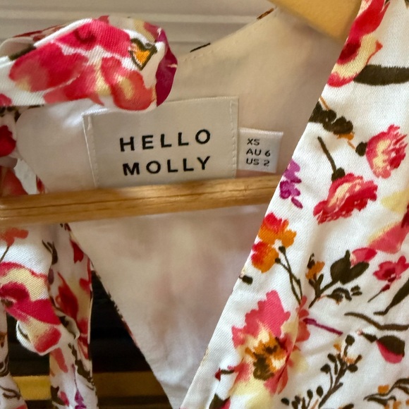 Hello Molly 🌸 - Picture 2 of 3